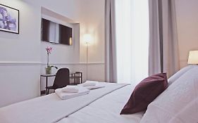 Gemini Suites Navona